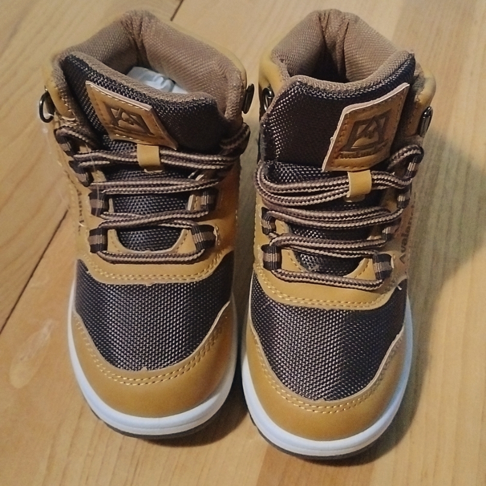 AVALANCHE BOOTS